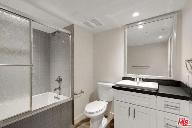 153 San Vicente Boulevard 4G, Santa Monica, CA 90402