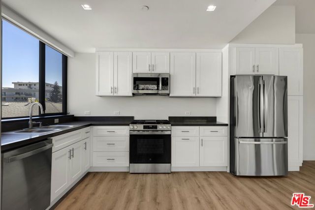 153 San Vicente Boulevard 4G, Santa Monica, CA 90402