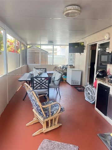 12377 NW 97th Pl 12377, Hialeah Gardens, FL 33018