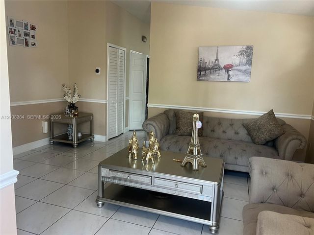 12377 NW 97th Pl 12377, Hialeah Gardens, FL 33018
