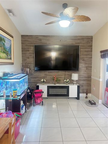12377 NW 97th Pl 12377, Hialeah Gardens, FL 33018
