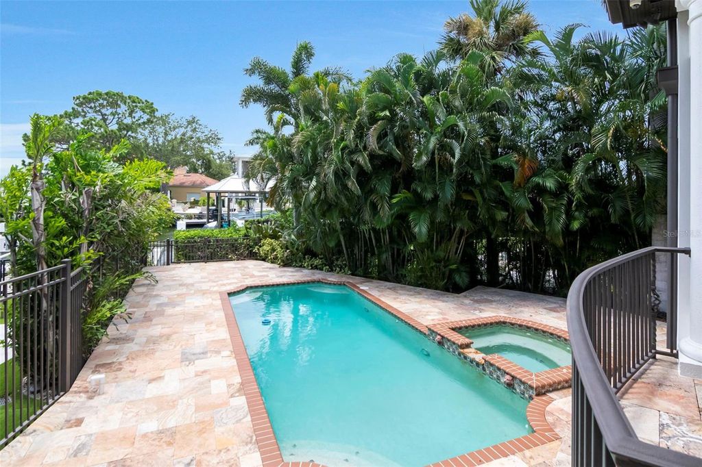 Image 24 of property listing at 5211 W NEPTUNE WAY, Tampa, FL 33609
