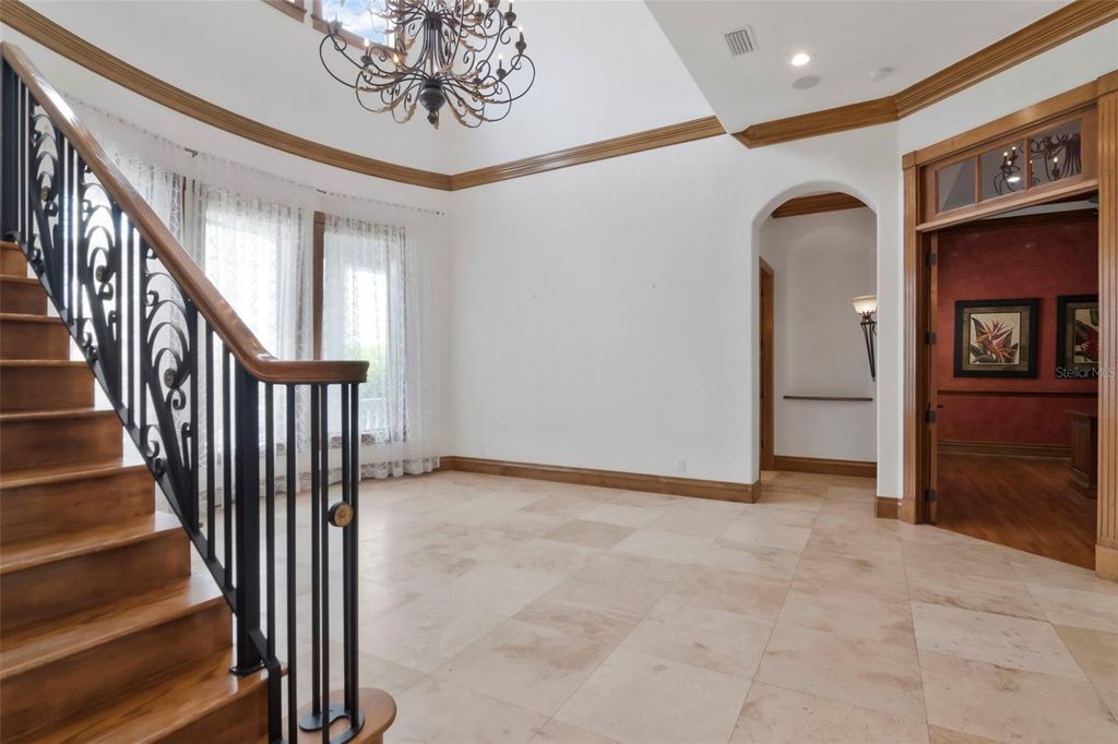 Image 4 of property listing at 5211 W NEPTUNE WAY, Tampa, FL 33609