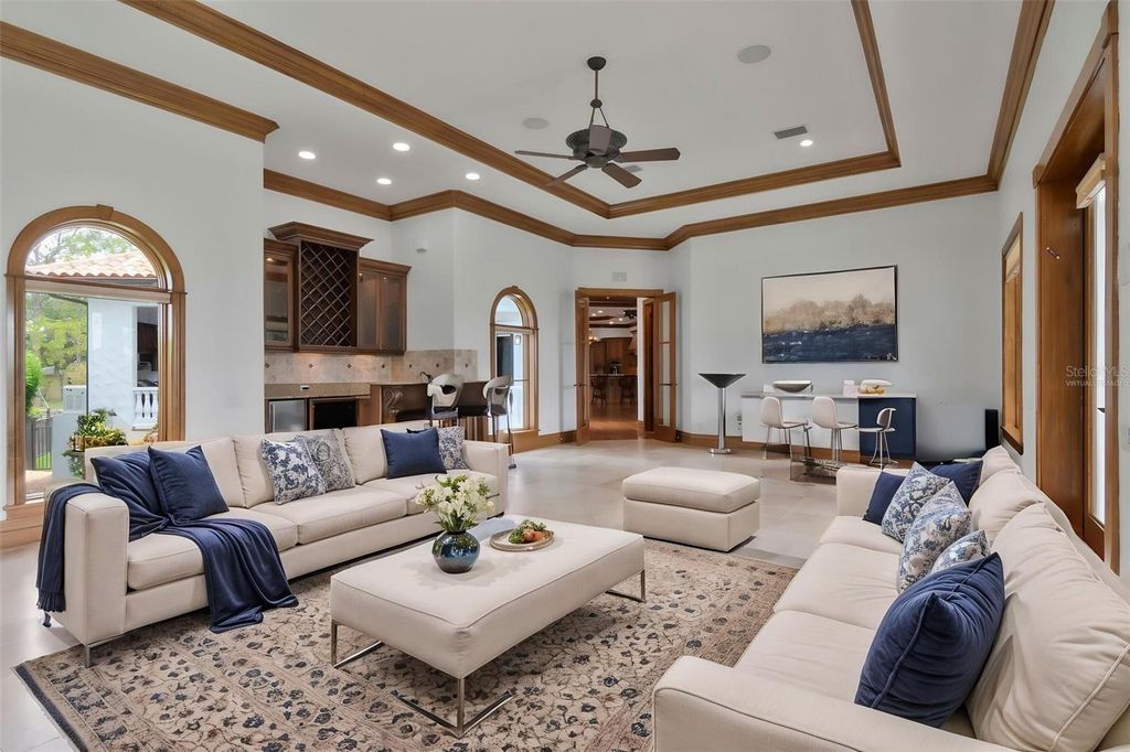 Image 31 of property listing at 5211 W NEPTUNE WAY, Tampa, FL 33609