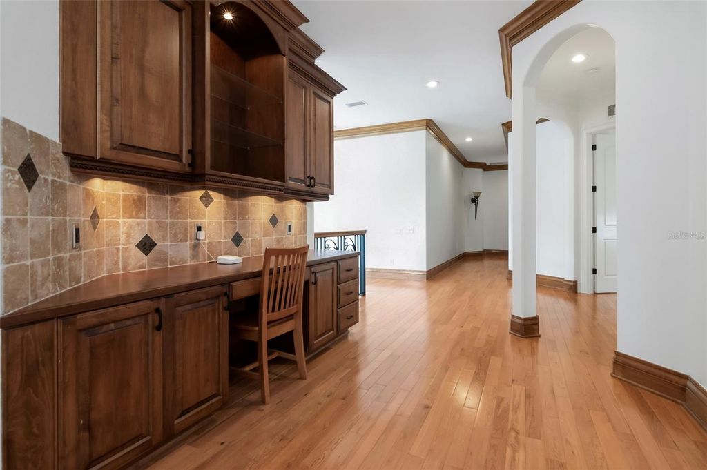 Image 42 of property listing at 5211 W NEPTUNE WAY, Tampa, FL 33609