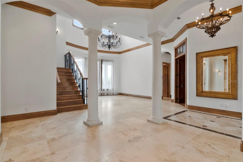 Image 6 of property listing at 5211 W NEPTUNE WAY, Tampa, FL 33609