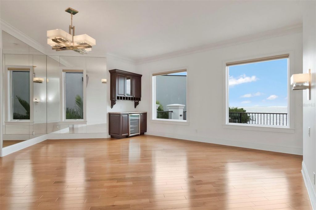 Image 51 of property listing at 5211 W NEPTUNE WAY, Tampa, FL 33609