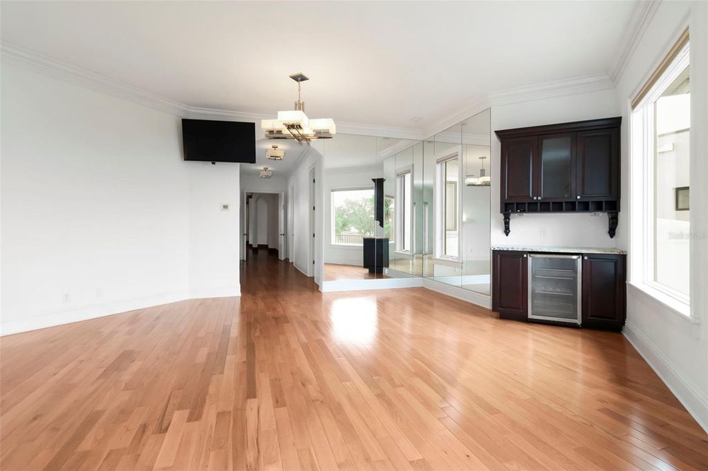 Image 52 of property listing at 5211 W NEPTUNE WAY, Tampa, FL 33609