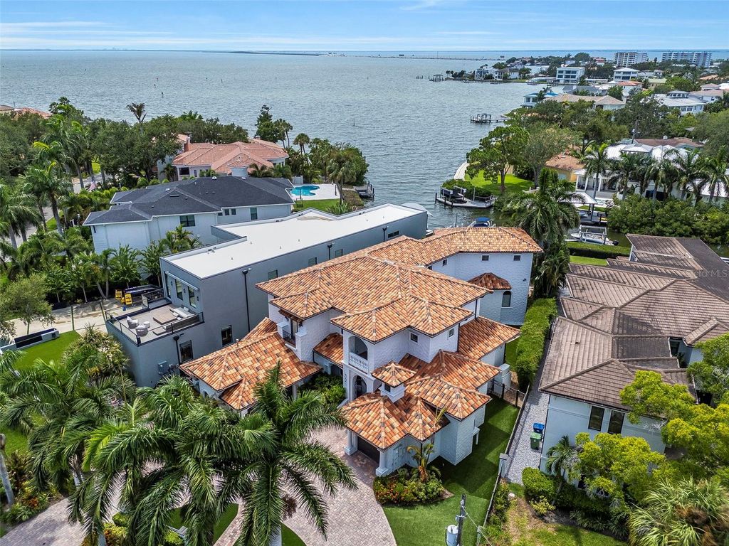 Image 61 of property listing at 5211 W NEPTUNE WAY, Tampa, FL 33609