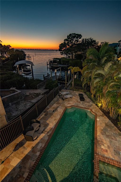 Image 68 of property listing at 5211 W NEPTUNE WAY, Tampa, FL 33609