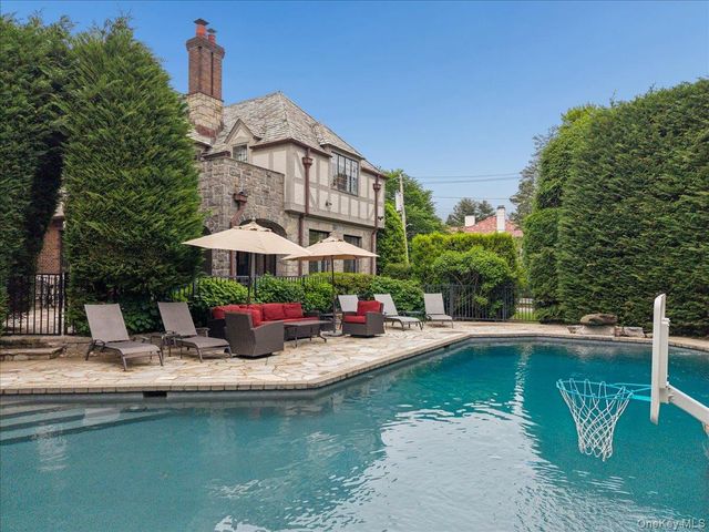 263 Corona Avenue, Pelham, NY 10803