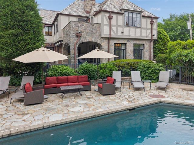 263 Corona Avenue, Pelham, NY 10803