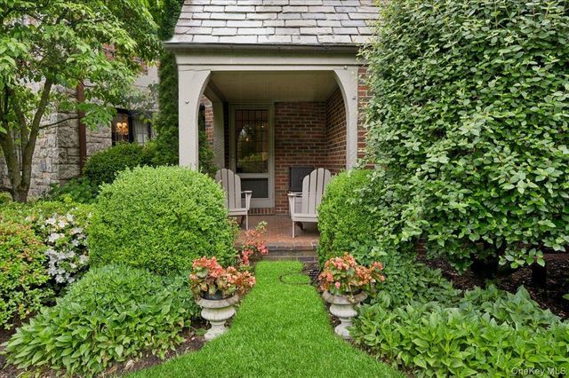 263 Corona Avenue, Pelham, NY 10803