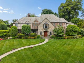 263 Corona Avenue, Pelham, NY 10803