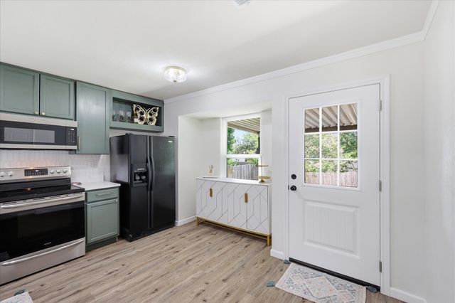 3511 Meadowview Drive, Corinth, TX 76210