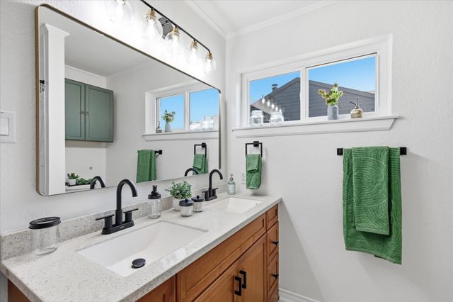 3511 Meadowview Drive, Corinth, TX 76210