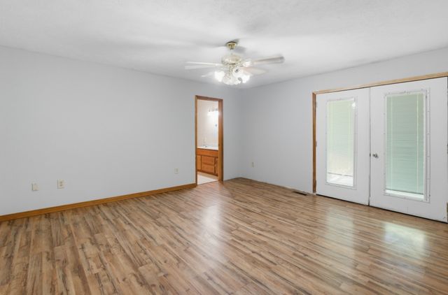 356 Old Lexington Hwy, Parsons, TN 38363