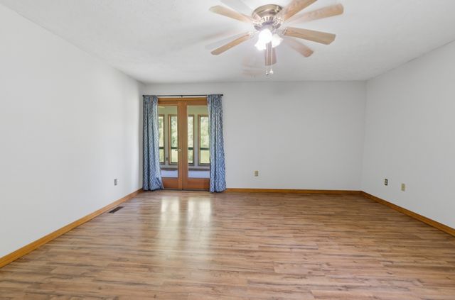 356 Old Lexington Hwy, Parsons, TN 38363