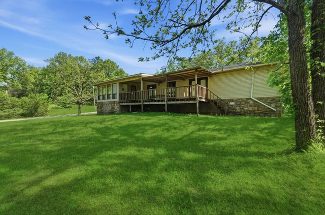 356 Old Lexington Hwy, Parsons, TN 38363