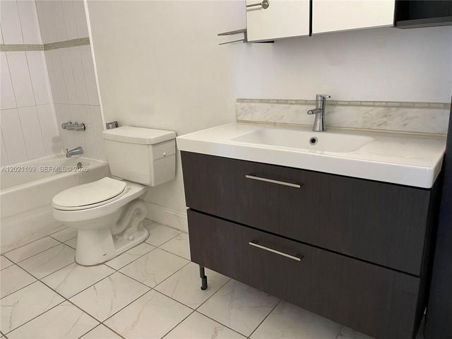 4920 NW 79th Ave 212, Doral, FL 33166