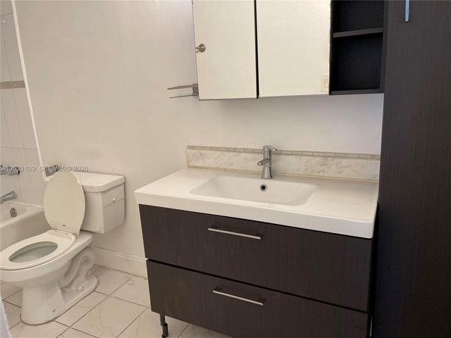 4920 NW 79th Ave 212, Doral, FL 33166