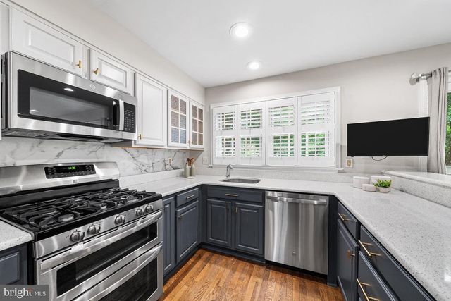 1132 QUAKER HILL CT, Alexandria, VA 22314