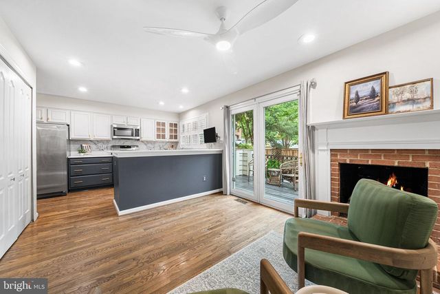 1132 QUAKER HILL CT, Alexandria, VA 22314