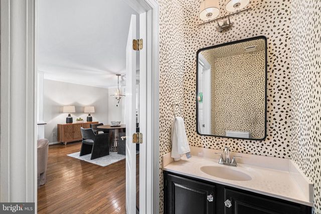1132 QUAKER HILL CT, Alexandria, VA 22314