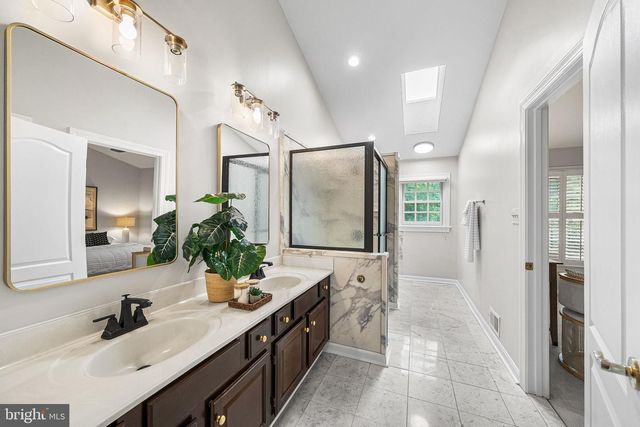1132 QUAKER HILL CT, Alexandria, VA 22314