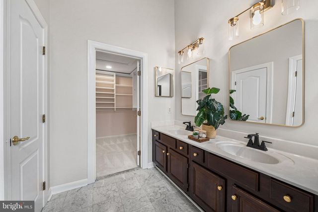 1132 QUAKER HILL CT, Alexandria, VA 22314