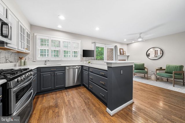1132 QUAKER HILL CT, Alexandria, VA 22314