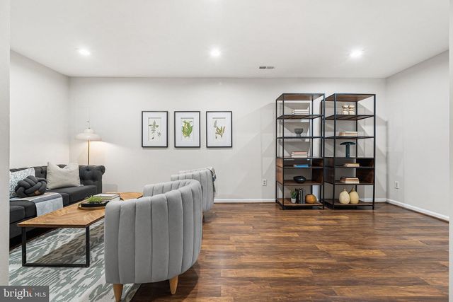 1132 QUAKER HILL CT, Alexandria, VA 22314