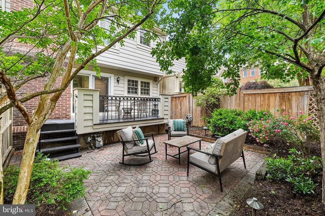 1132 QUAKER HILL CT, Alexandria, VA 22314
