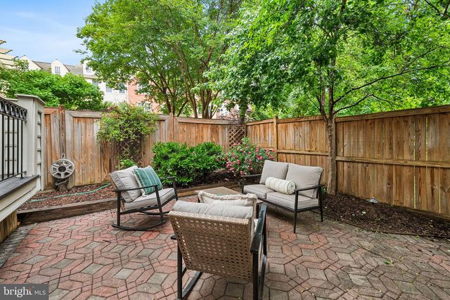 1132 QUAKER HILL CT, Alexandria, VA 22314