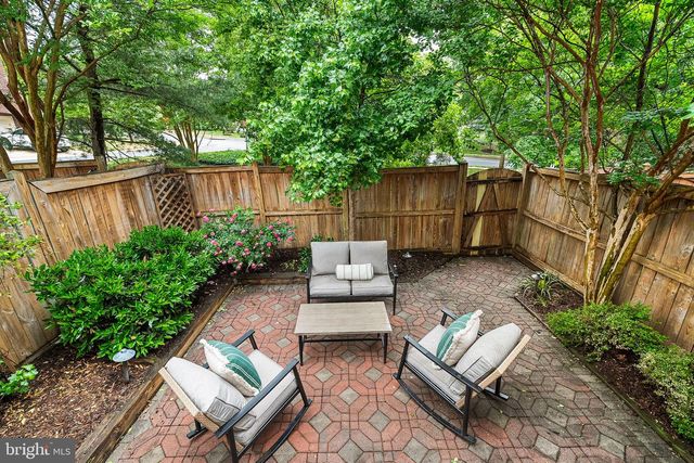 1132 QUAKER HILL CT, Alexandria, VA 22314