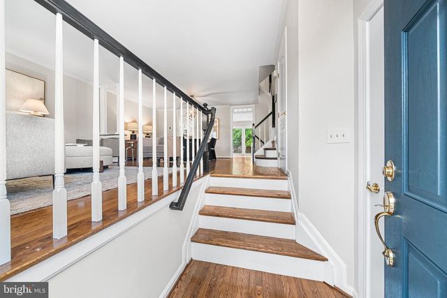 1132 QUAKER HILL CT, Alexandria, VA 22314