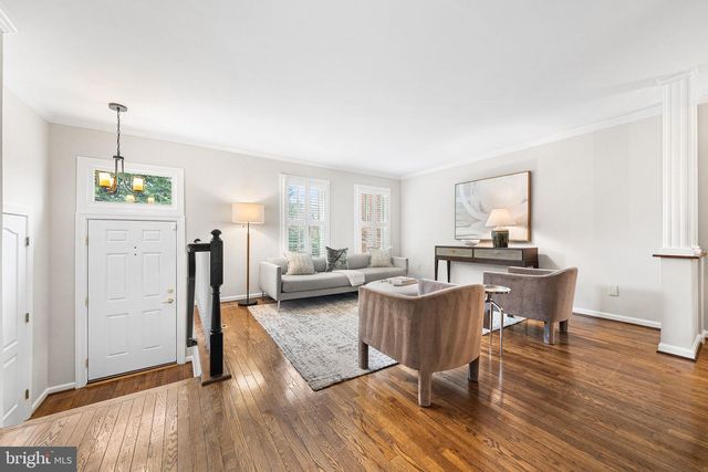 1132 QUAKER HILL CT, Alexandria, VA 22314