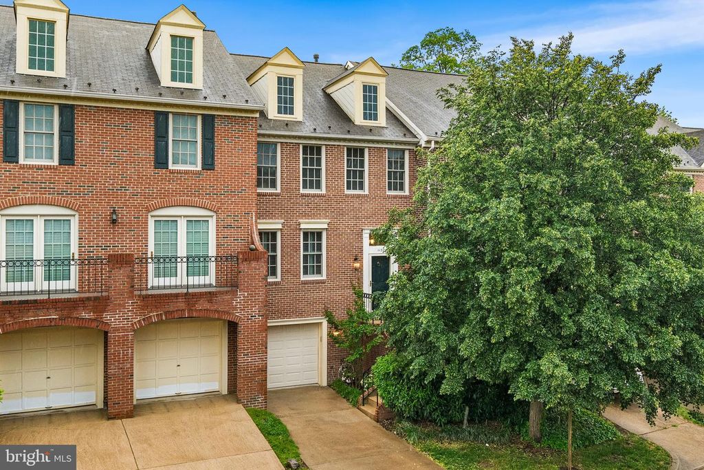 1132 QUAKER HILL CT, Alexandria, VA 22314