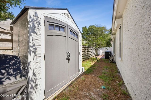 330 GARDEN Lane, Atlantic Beach, FL 32233