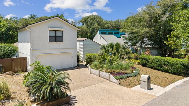 330 GARDEN Lane, Atlantic Beach, FL 32233