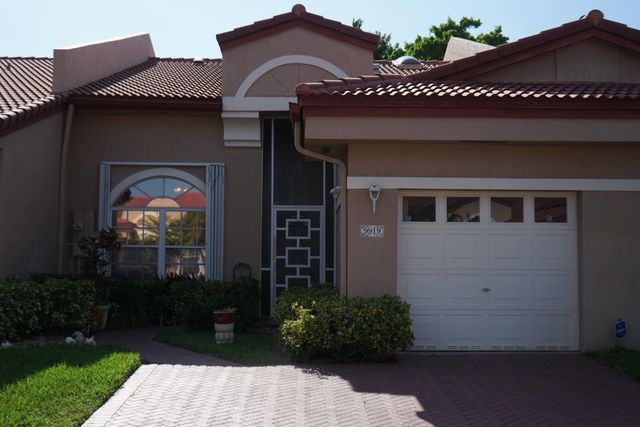 9919 MALVERN Drive, Tamarac, FL 33321