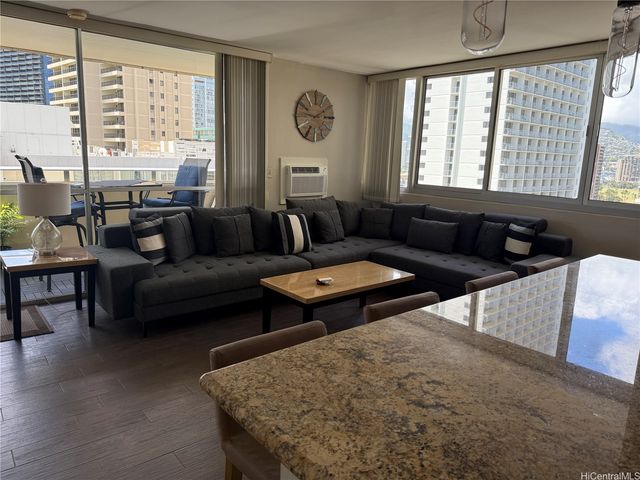 2500 Kalakaua Avenue 1803, Honolulu, HI 96815