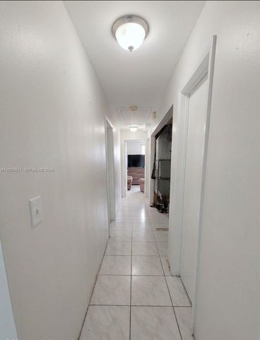 10221 SW 169th St, Miami, FL 33157