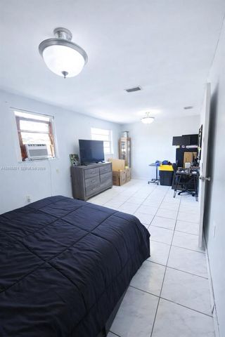 10221 SW 169th St, Miami, FL 33157