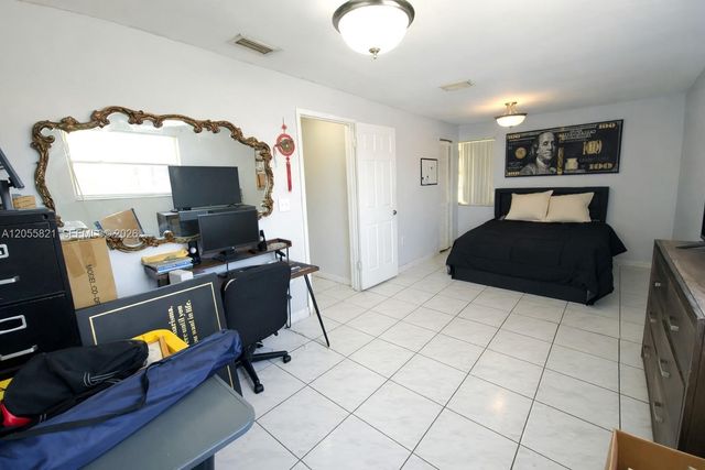 10221 SW 169th St, Miami, FL 33157
