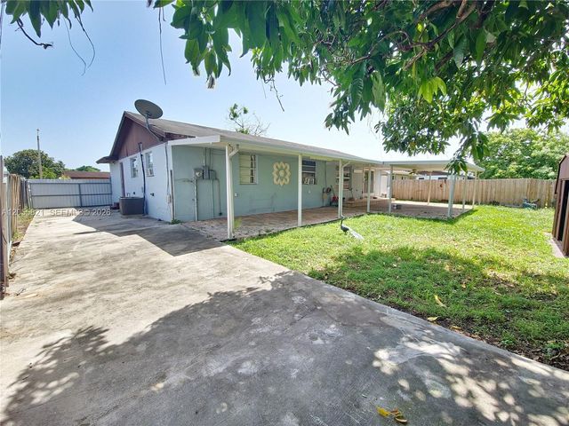 10221 SW 169th St, Miami, FL 33157