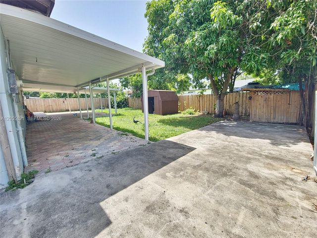 10221 SW 169th St, Miami, FL 33157