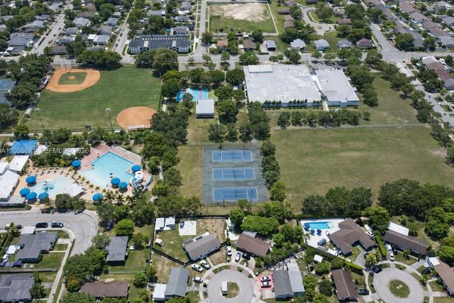 10221 SW 169th St, Miami, FL 33157