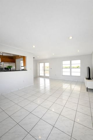 10221 SW 169th St, Miami, FL 33157