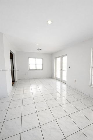 10221 SW 169th St, Miami, FL 33157